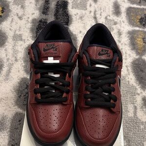 Women’s size 8 Nike SB